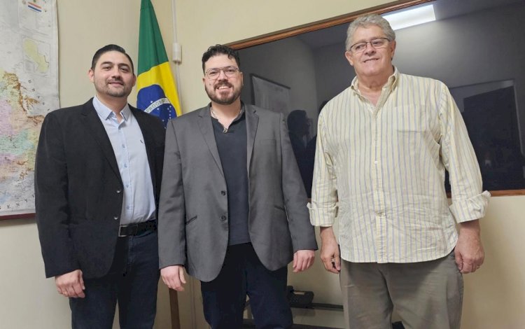 Diretores da UCP e membros do Consulado brasileiro discutem a comunidade acadêmica na fronteira