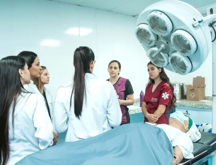 Universidade Central do Paraguai de Pedro Juan com matrículas abertas para Medicina em 2026.1