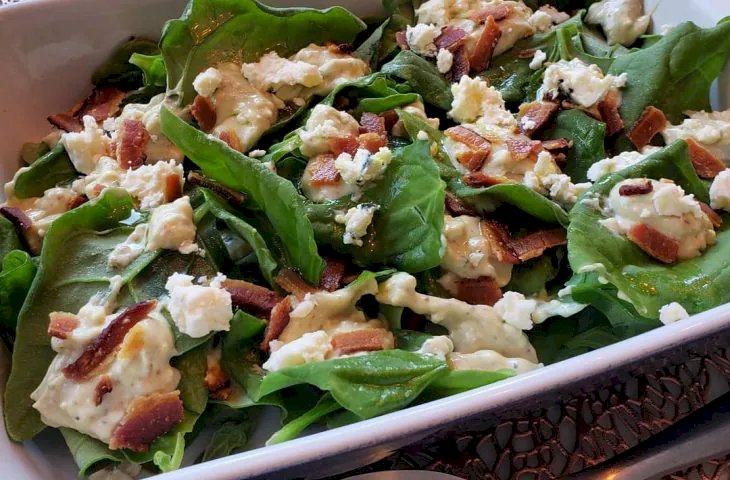 Salada de espinafre com bacon