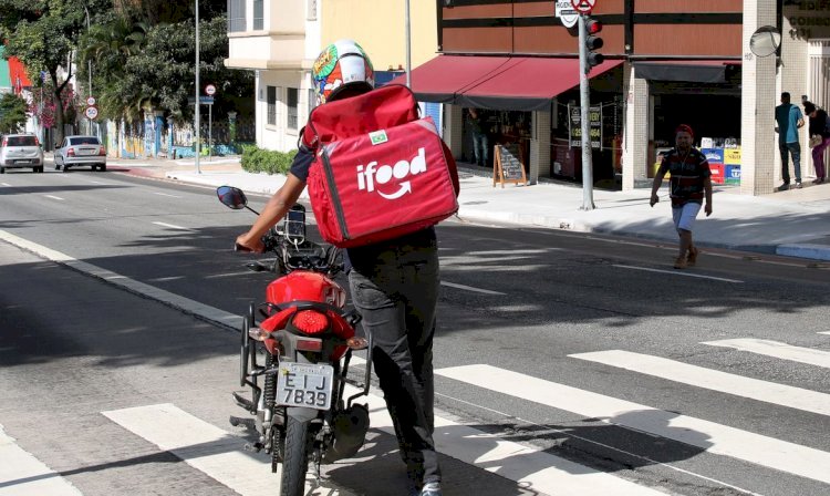 IBGE: país tem 2,1 milhões de trabalhadores de plataformas digitais