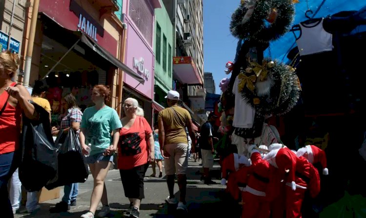 Mais de 40% dos consumidores pretendem ir às compras para o Natal