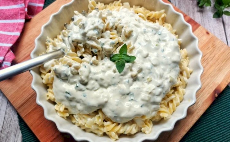 Macarrão ao molho branco rápido