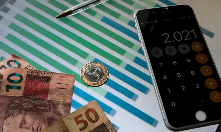 Beneficiários do Bolsa Família gastaram R$ 3 bi em bets em agosto