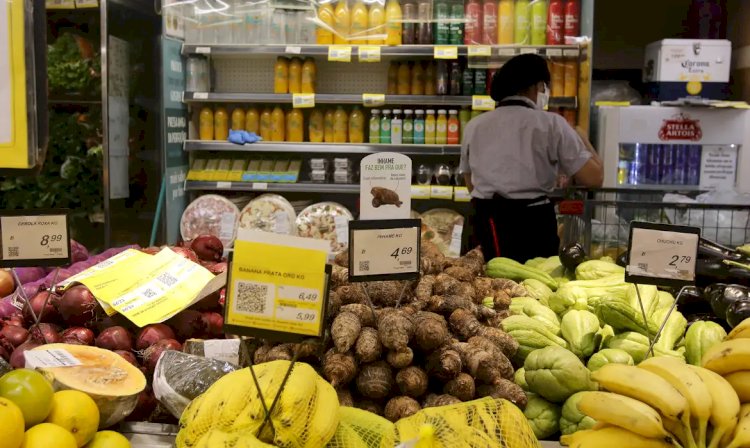 Intenção de Consumo das Famílias recuou 0,3% em setembro, diz CNC