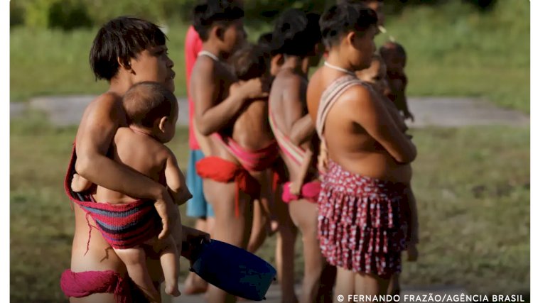 Caminhos da Reportagem volta à TI Yanomami dois anos após crise