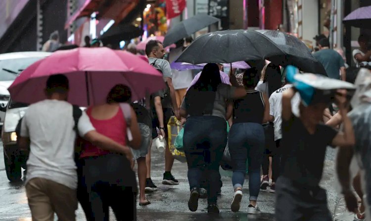 Chuvas fortes voltam a atingir São Paulo em meio a onda de calor