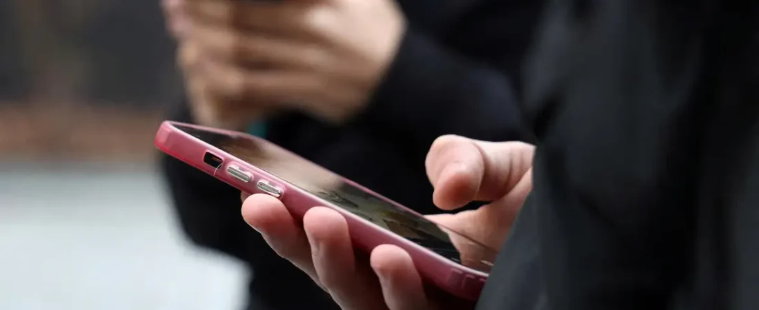Adolescente cria plataforma para orientar jovens que votarão pela primeira vez