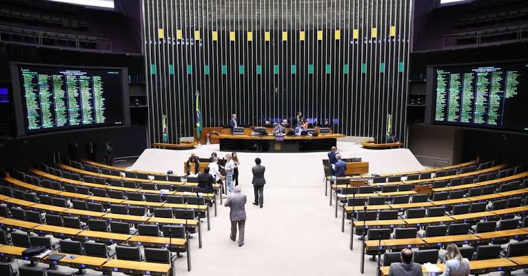 Governo e Congresso fecham acordo para avançar pauta sobre fim da escala 6×1