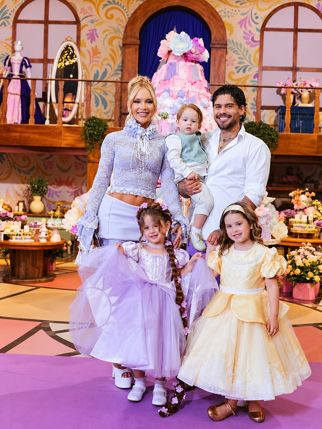 Maria Flor comemora 4 anos com festa luxuosa inspirada em Rapunzel; Virginia Fonseca e Zé Felipe celebram juntos