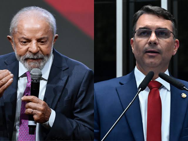 Lula e Flávio Bolsonaro estreiam no horário eleitoral do segundo turno com críticas e promessas